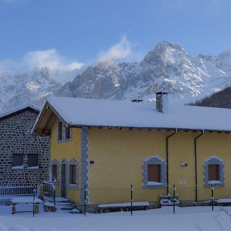 Casa El Cartero Pensionat Soto De Valdeon Exteriör bild